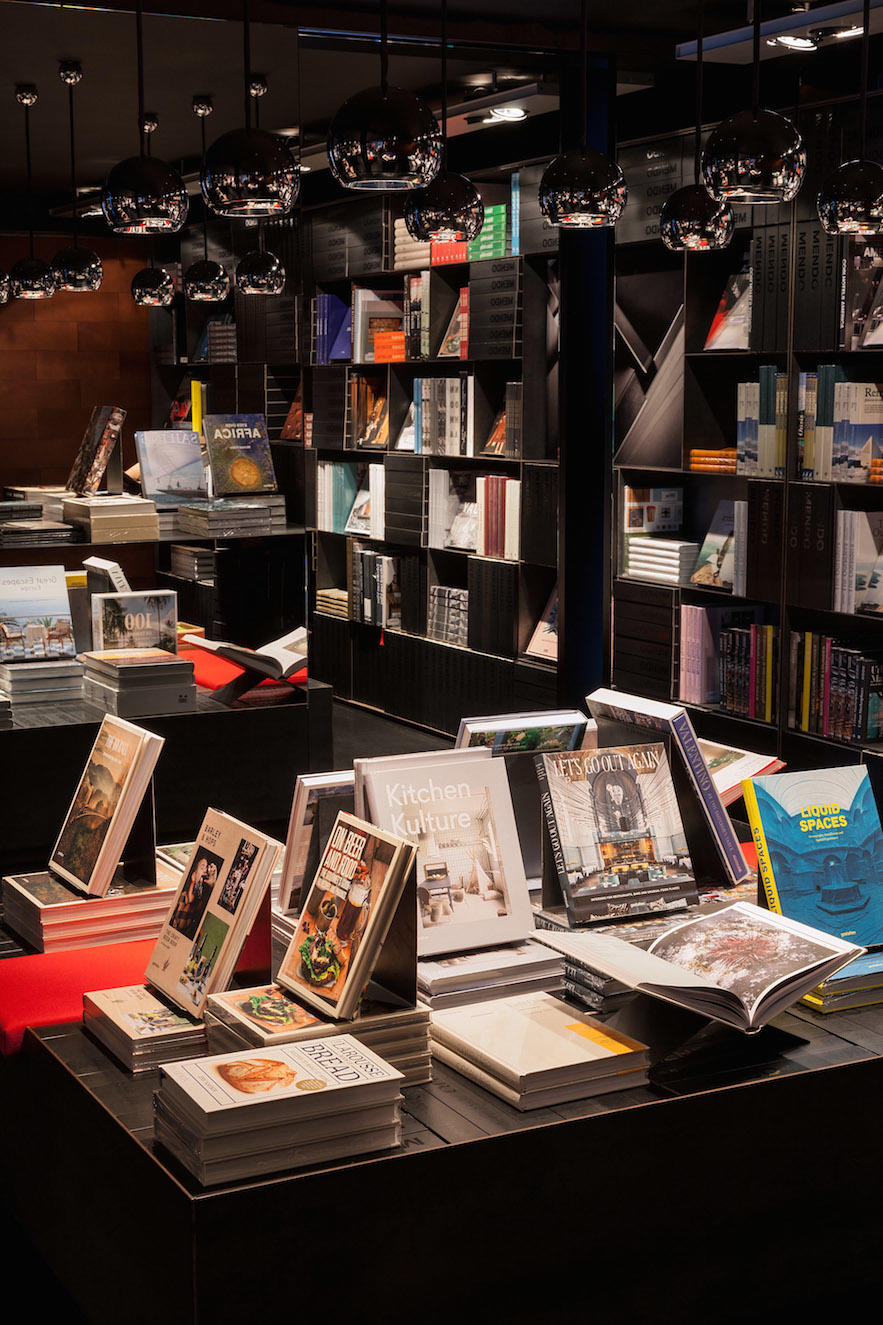 MENDO Books in Amsterdam